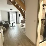 Dwupoziomowe Leszczyna Apartment *