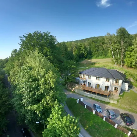 شقة Dwupoziomowe Leszczyna أوسترون