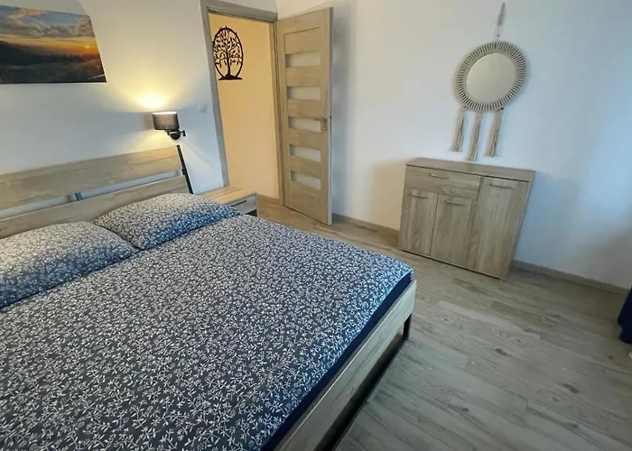 Dwupoziomowe Leszczyna Apartment *